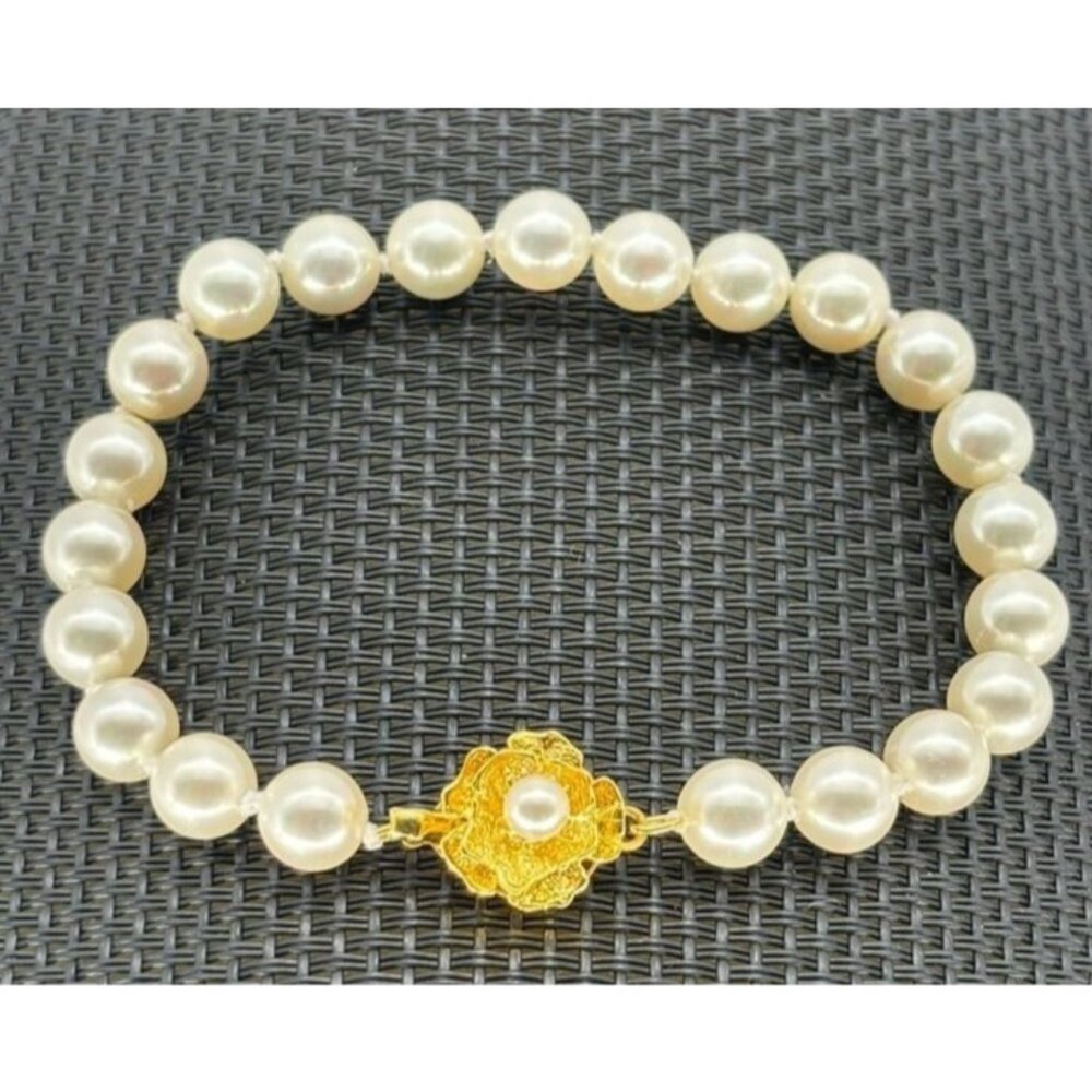 Vintage Faux Pearl Bracelet Flower Shaped Clasp Marked G. Silver 7MM Faux Pearls
